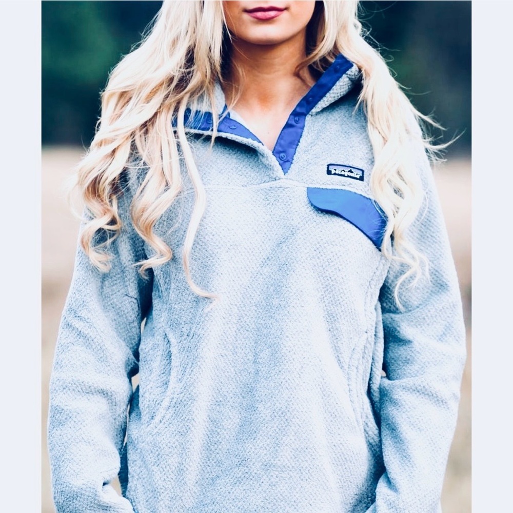 PATAGONIA Women's Re-Tool Snap-T®
Synchilla Pullover Sweater, gray and blue